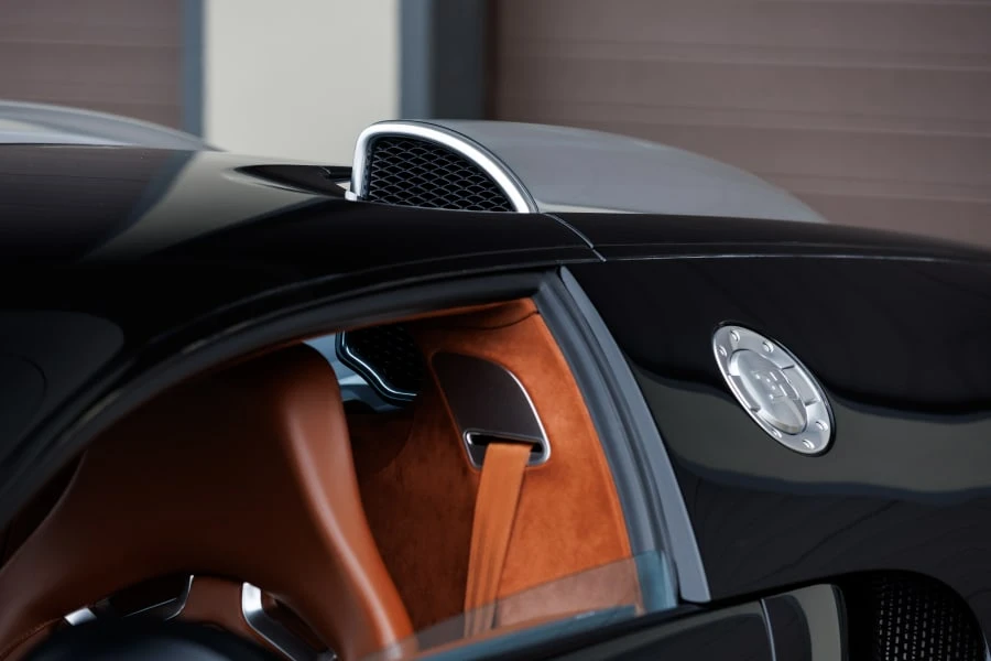 2008 Bugatti Veyron - Image 12 of 31
