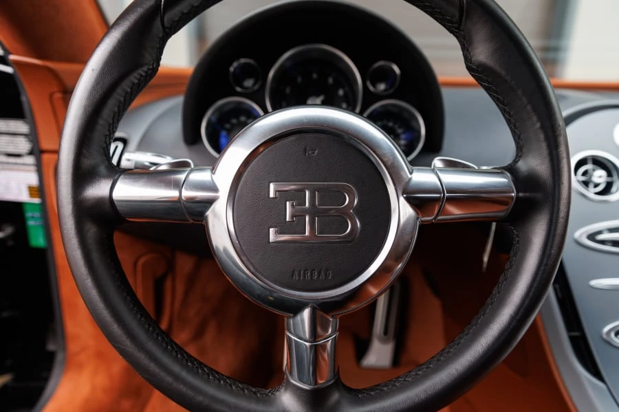 2008 Bugatti Veyron - Image 27 of 31