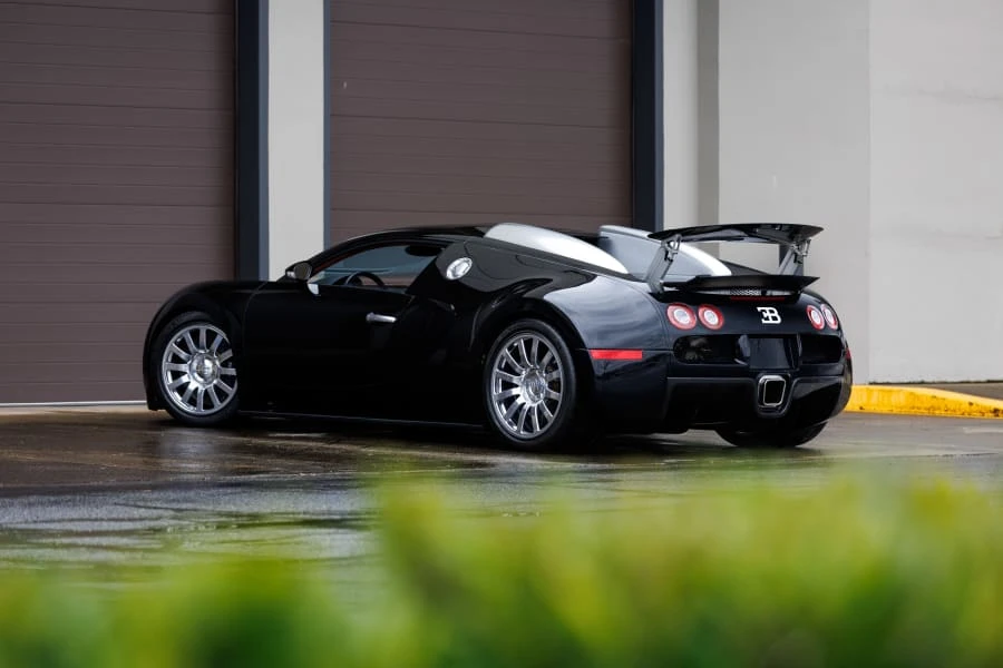2008 Bugatti Veyron - Image 18 of 31