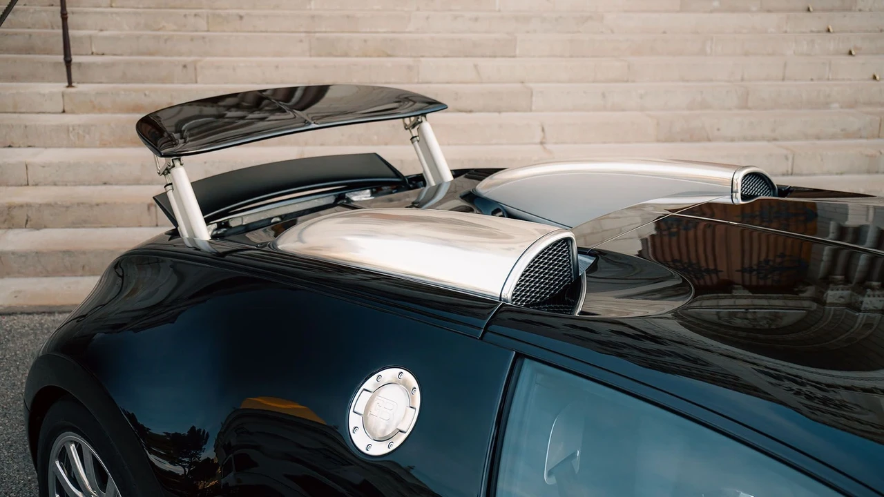 2008 Bugatti Veyron - Image 28 of 31