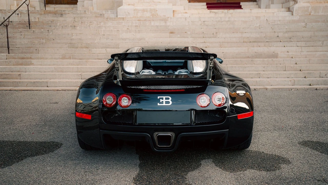 2008 Bugatti Veyron - Image 5 of 31