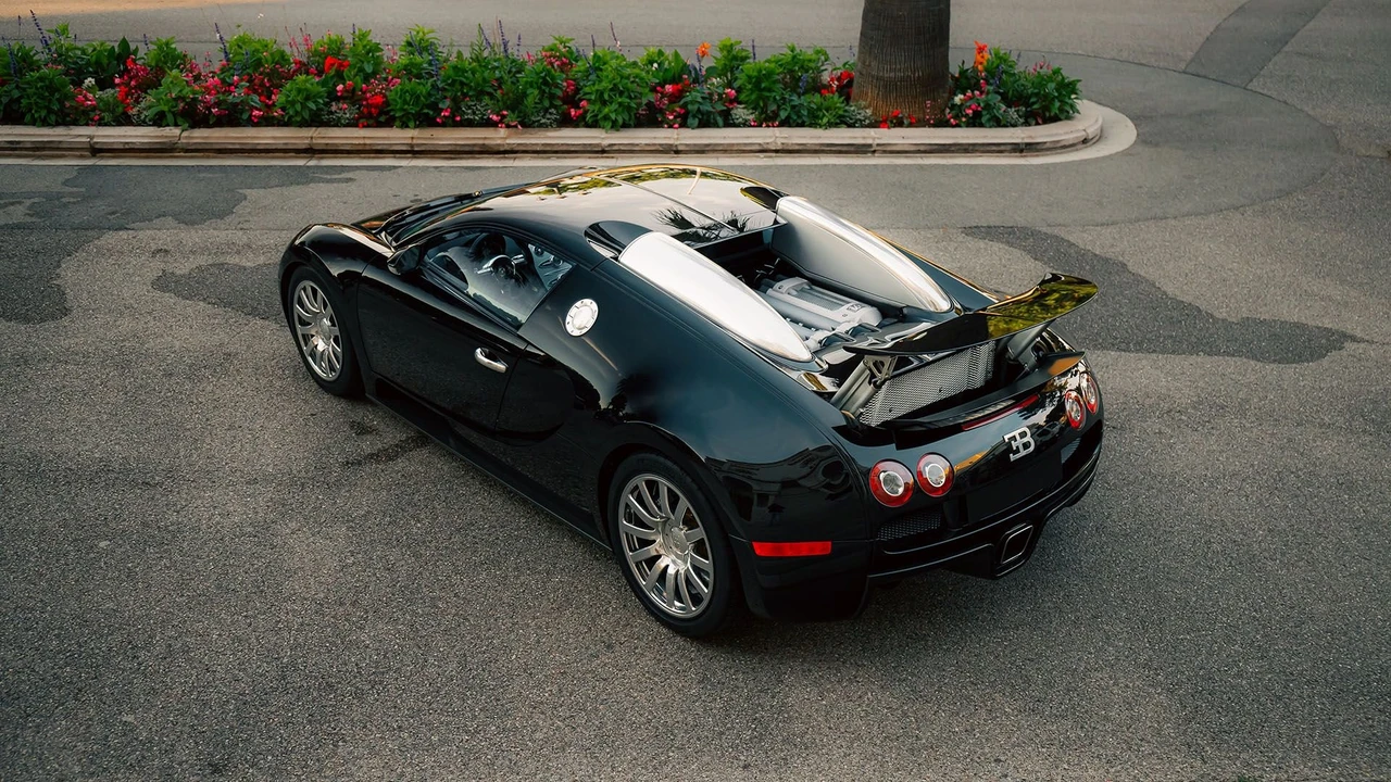 2008 Bugatti Veyron - Image 12 of 31
