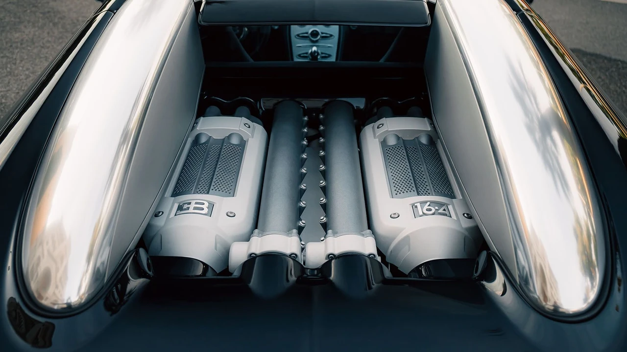 2008 Bugatti Veyron - Image 7 of 31