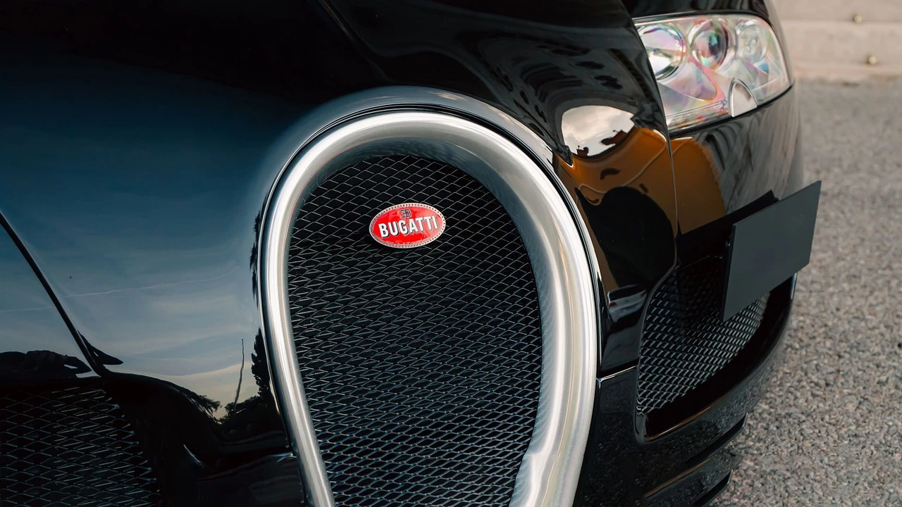 2008 Bugatti Veyron - Image 19 of 31