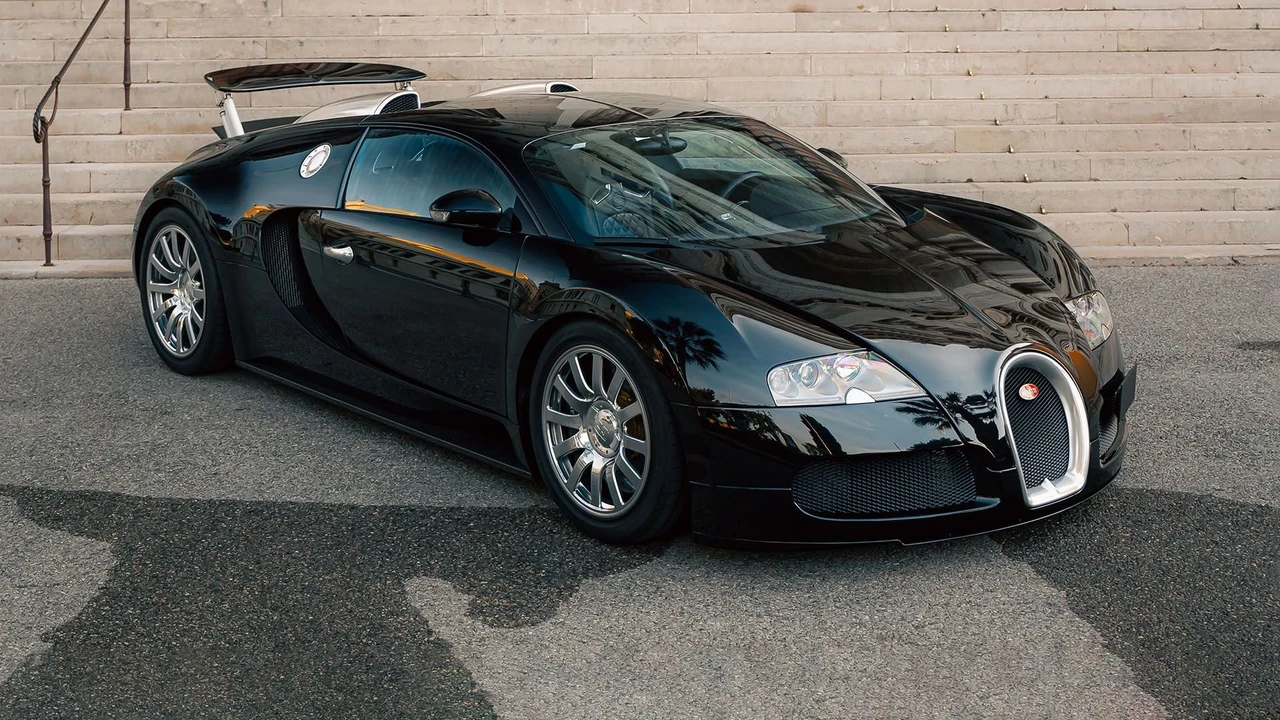 2008 Bugatti Veyron - Image 11 of 31