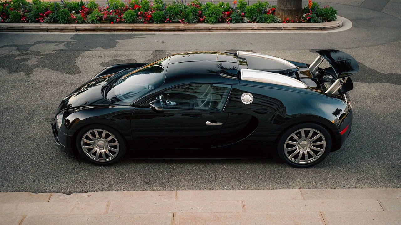 2008 Bugatti Veyron - Image 9 of 31