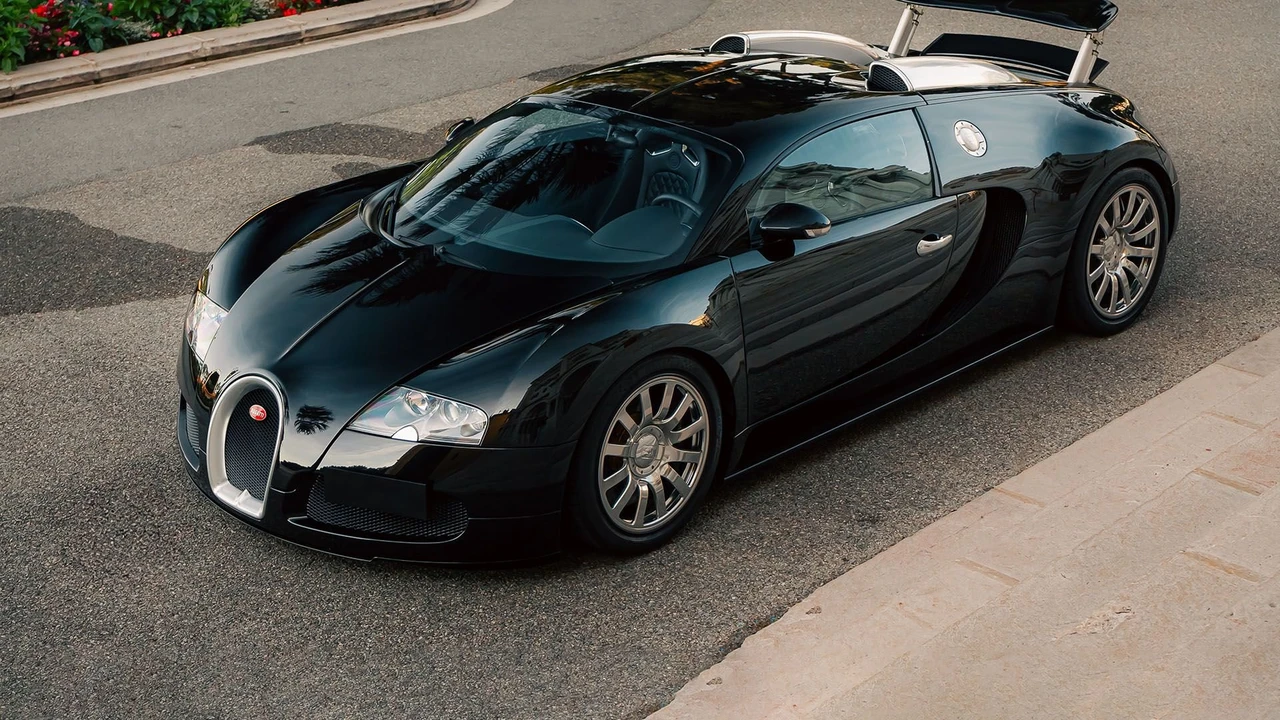 2008 Bugatti Veyron - Image 14 of 31