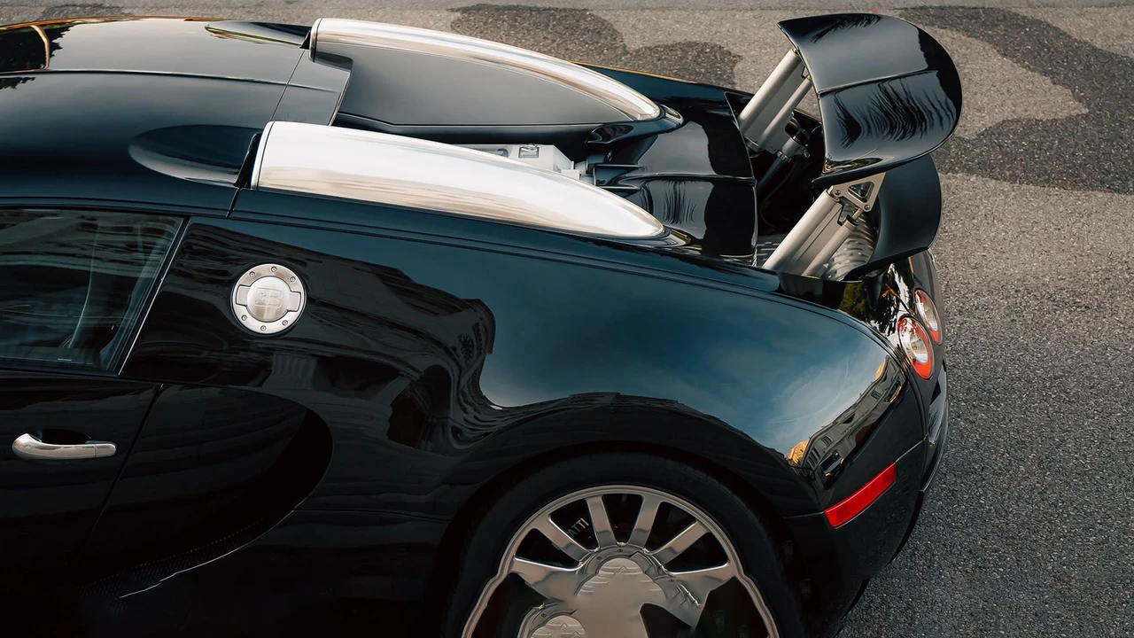 2008 Bugatti Veyron - Image 26 of 31