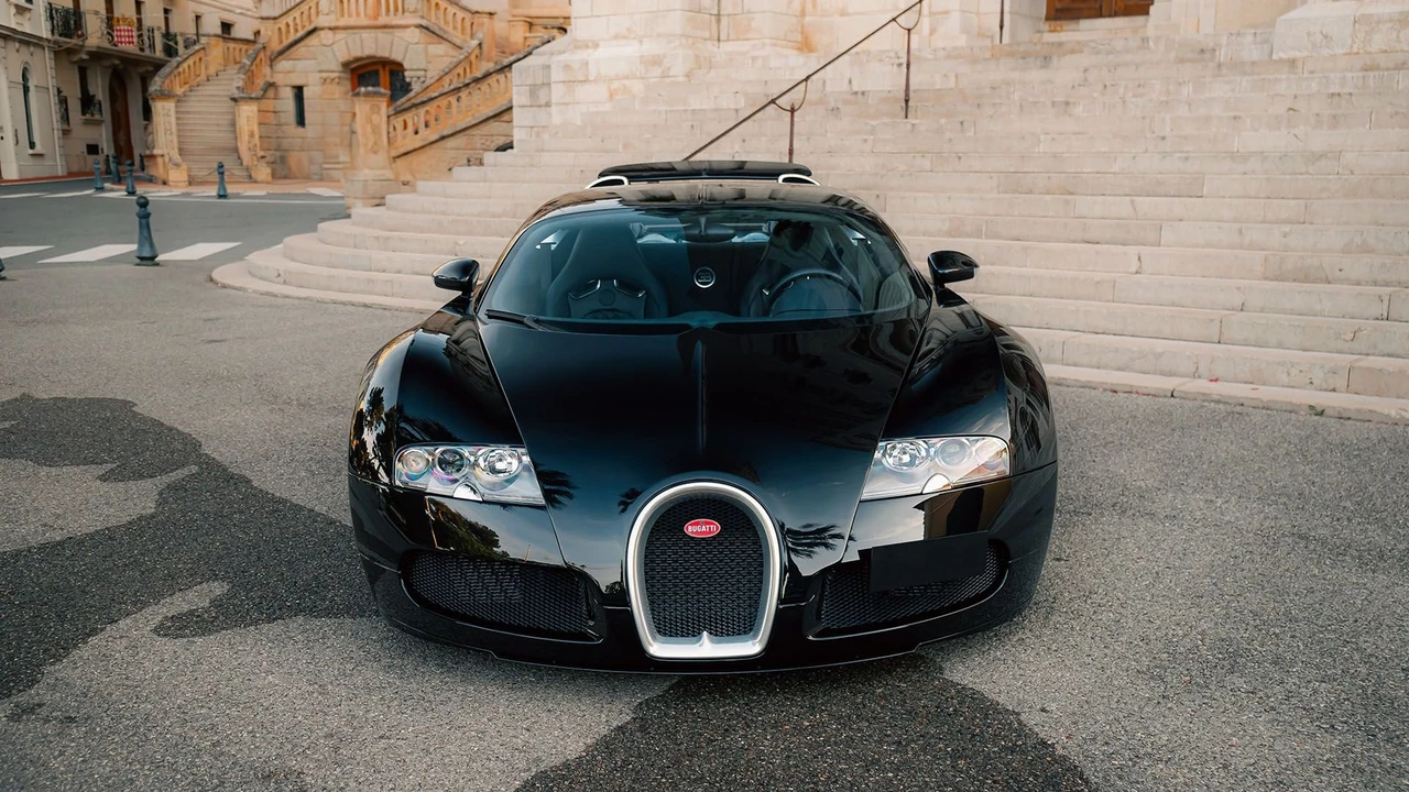 2008 Bugatti Veyron - Image 4 of 31