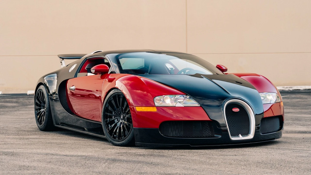 2008 Bugatti Veyron - Image 15 of 31