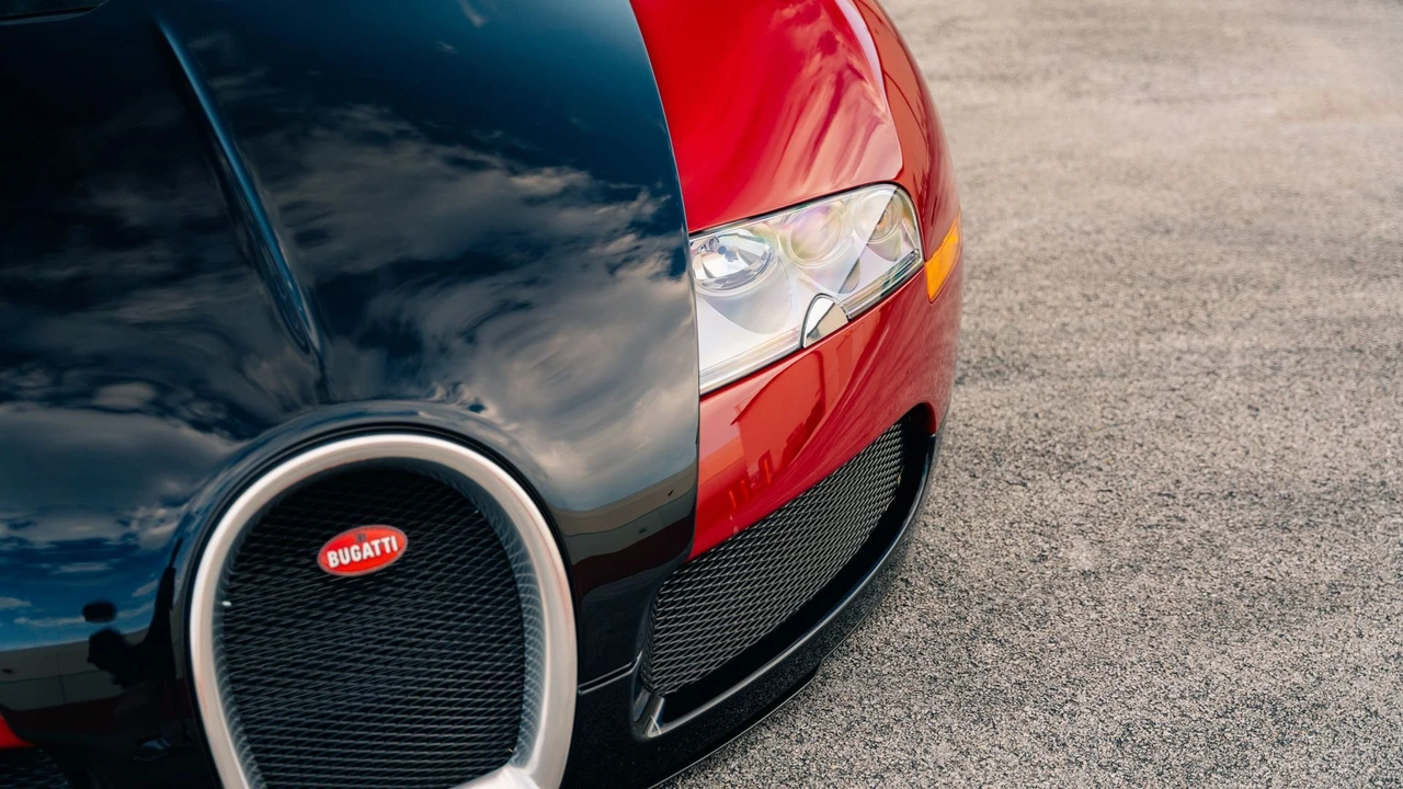 2008 Bugatti Veyron - Image 22 of 31