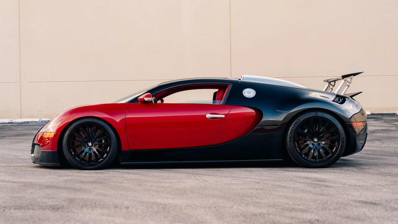 2008 Bugatti Veyron - Image 3 of 31