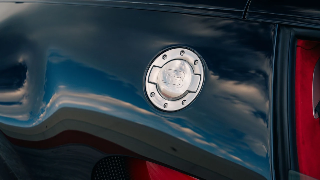 2008 Bugatti Veyron - Image 31 of 31