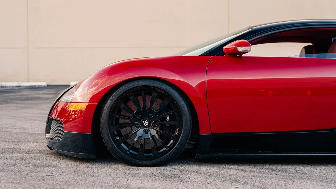 2008 Bugatti Veyron - Image 9 of 31