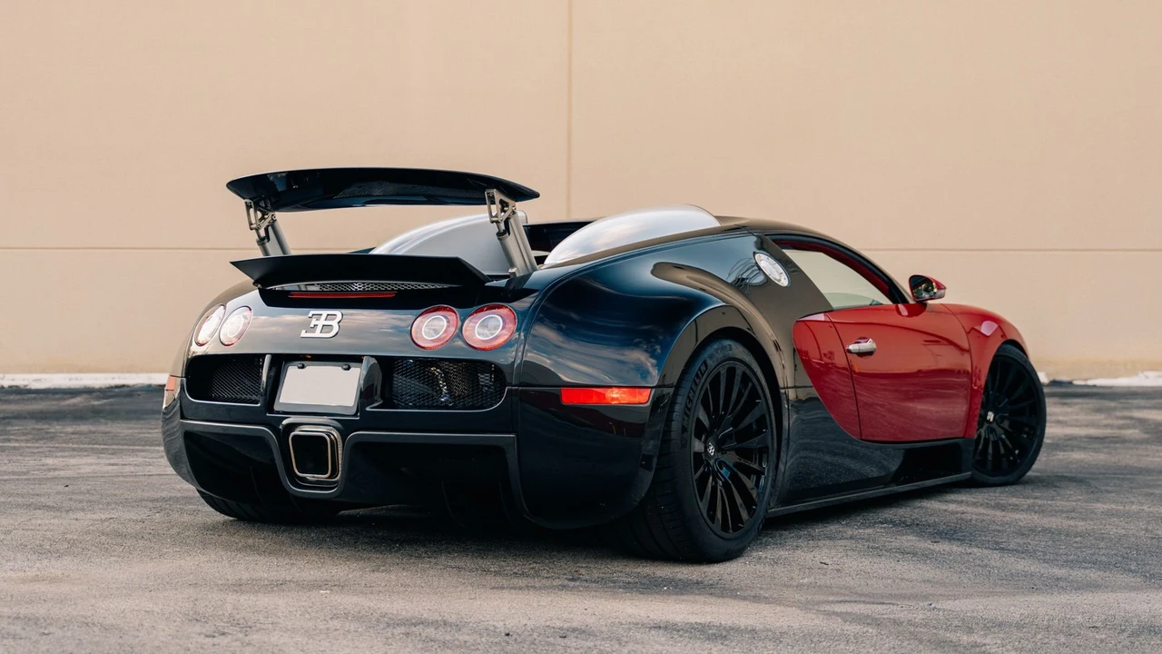 2008 Bugatti Veyron - Image 5 of 31