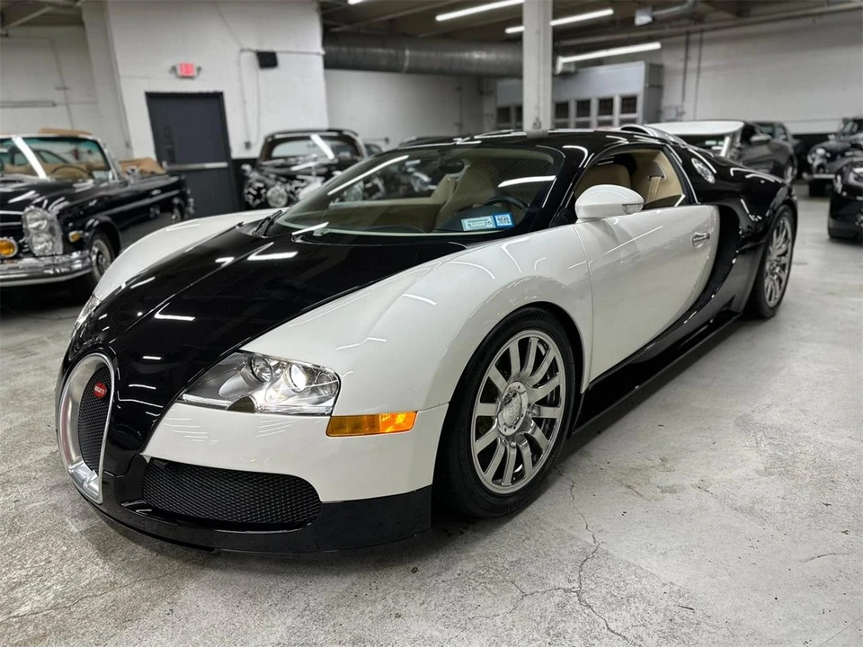 2008 Bugatti Veyron - Image 5 of 31
