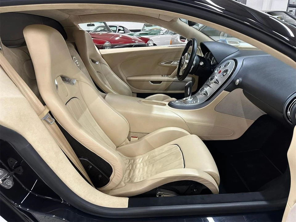 2008 Bugatti Veyron - Image 25 of 31