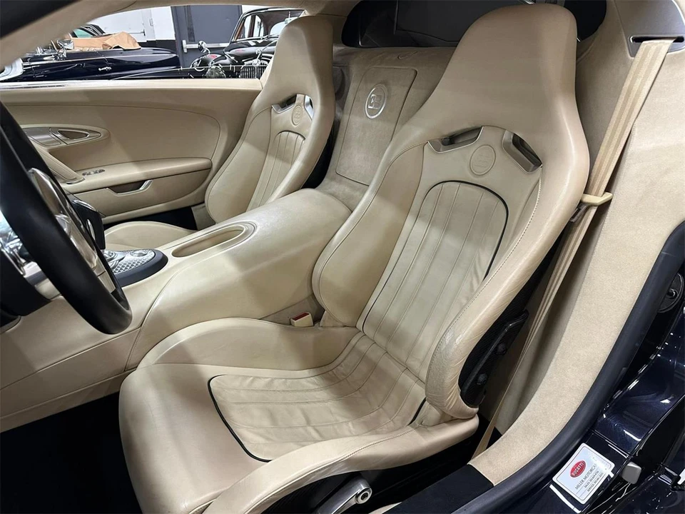 2008 Bugatti Veyron - Image 21 of 31