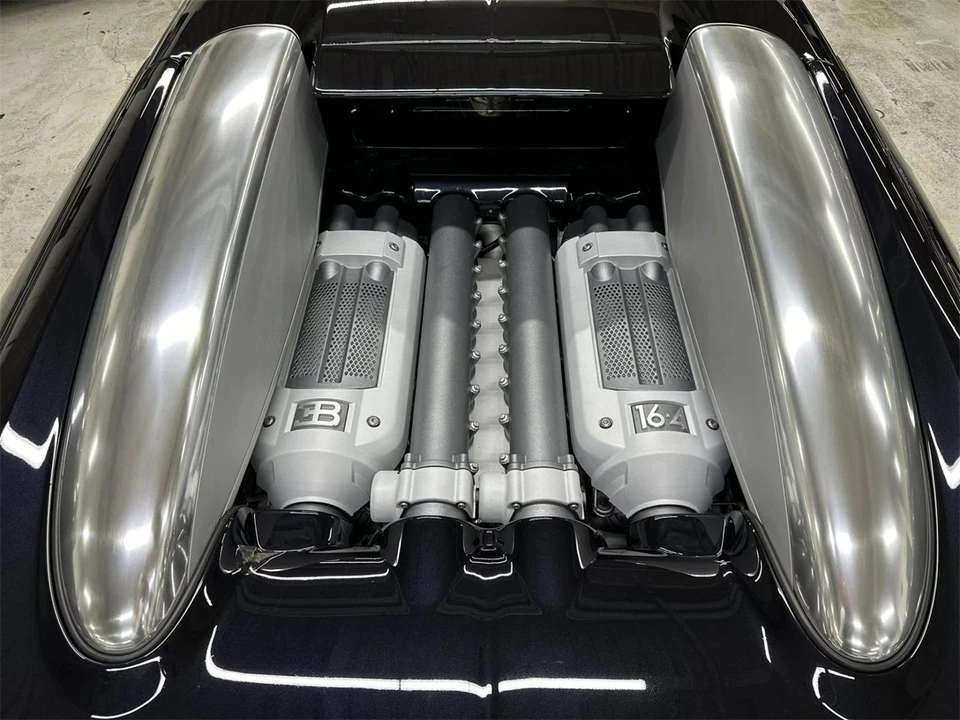 2008 Bugatti Veyron - Image 16 of 31