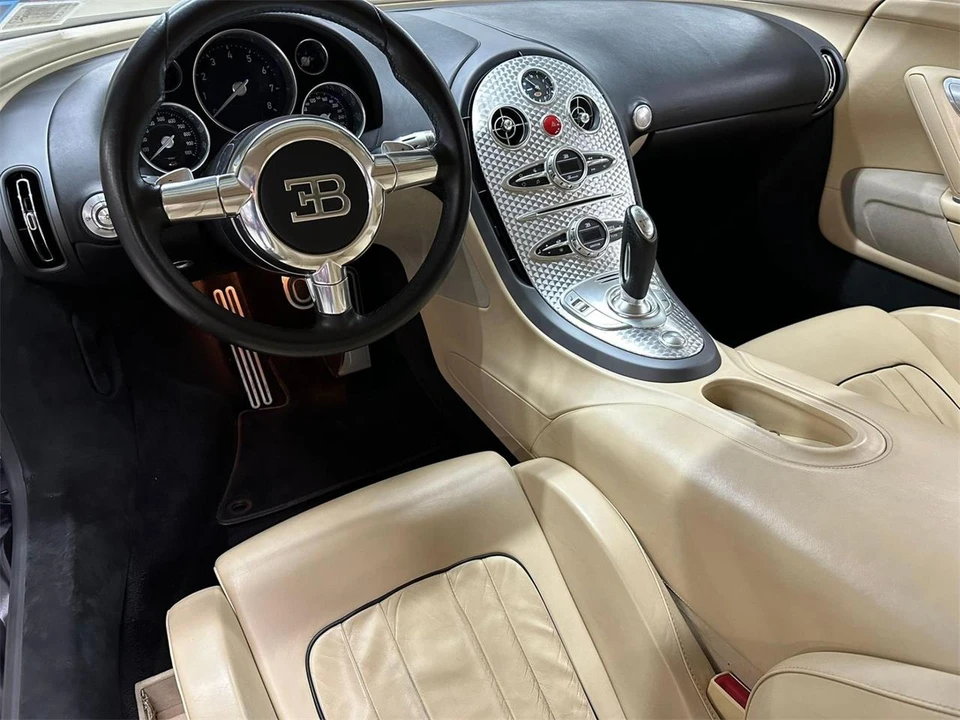 2008 Bugatti Veyron - Image 22 of 31