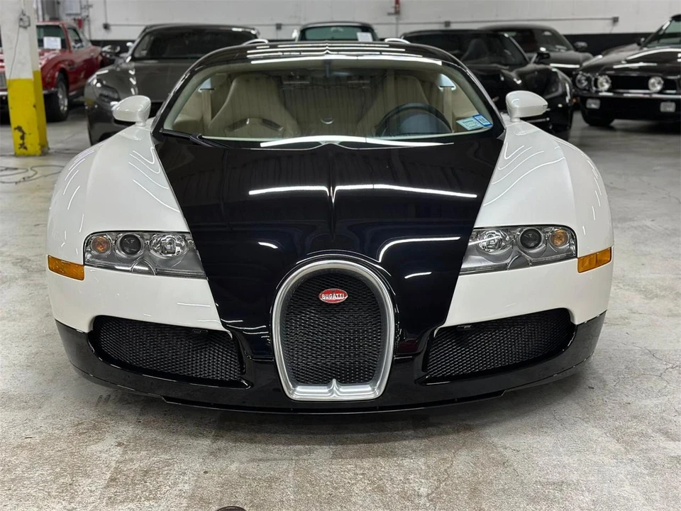 2008 Bugatti Veyron - Image 4 of 31