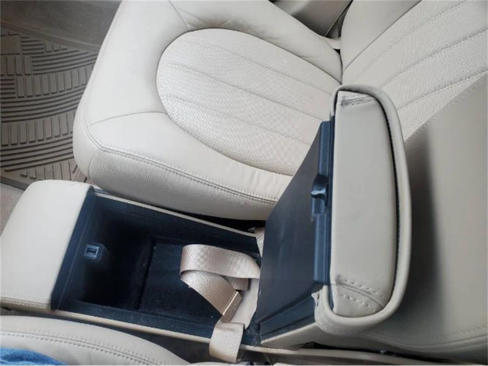2008 Buick Lucerne - Image 2 of 17