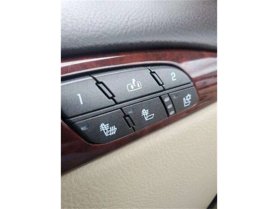 2008 Buick Lucerne - Image 5 of 17