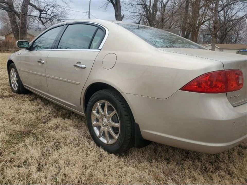 2008 Buick Lucerne - Image 11 of 17