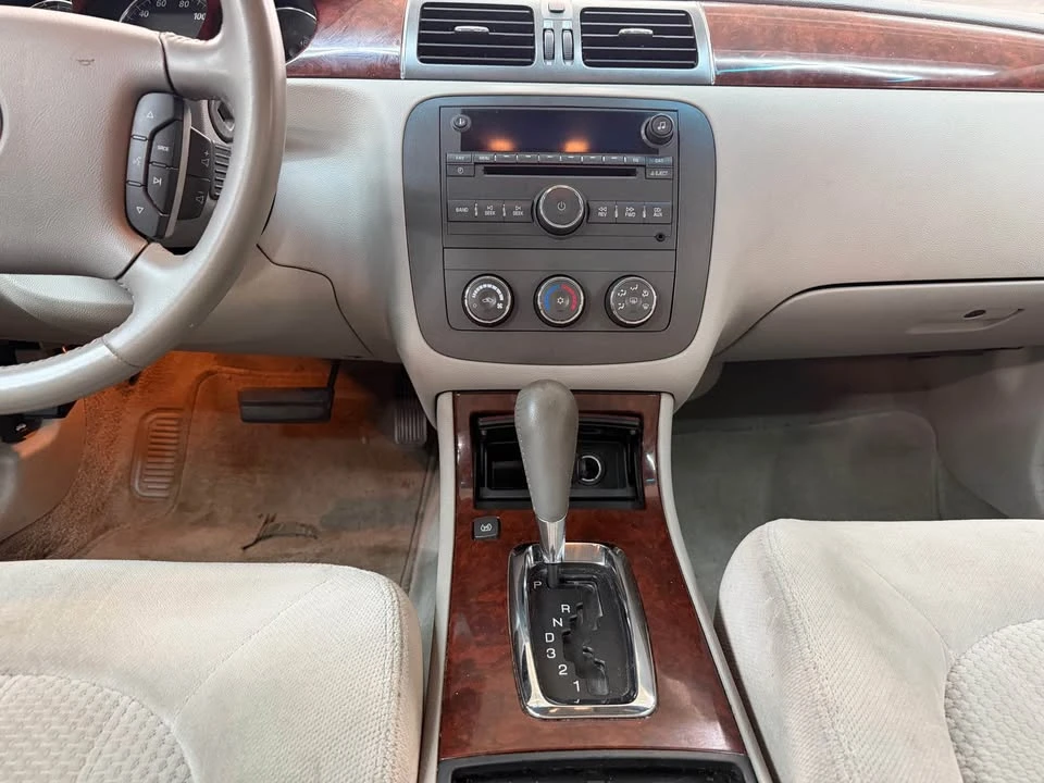 2008 Buick Lucerne - Image 16 of 17
