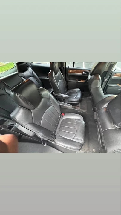 2008 Buick Enclave - Image 2 of 3