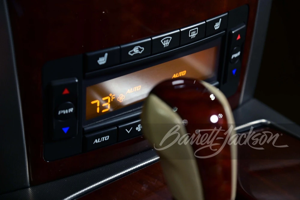 2008 Cadillac XLR - Image 11 of 30