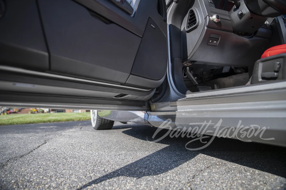 2008 Cadillac XLR - Image 16 of 31