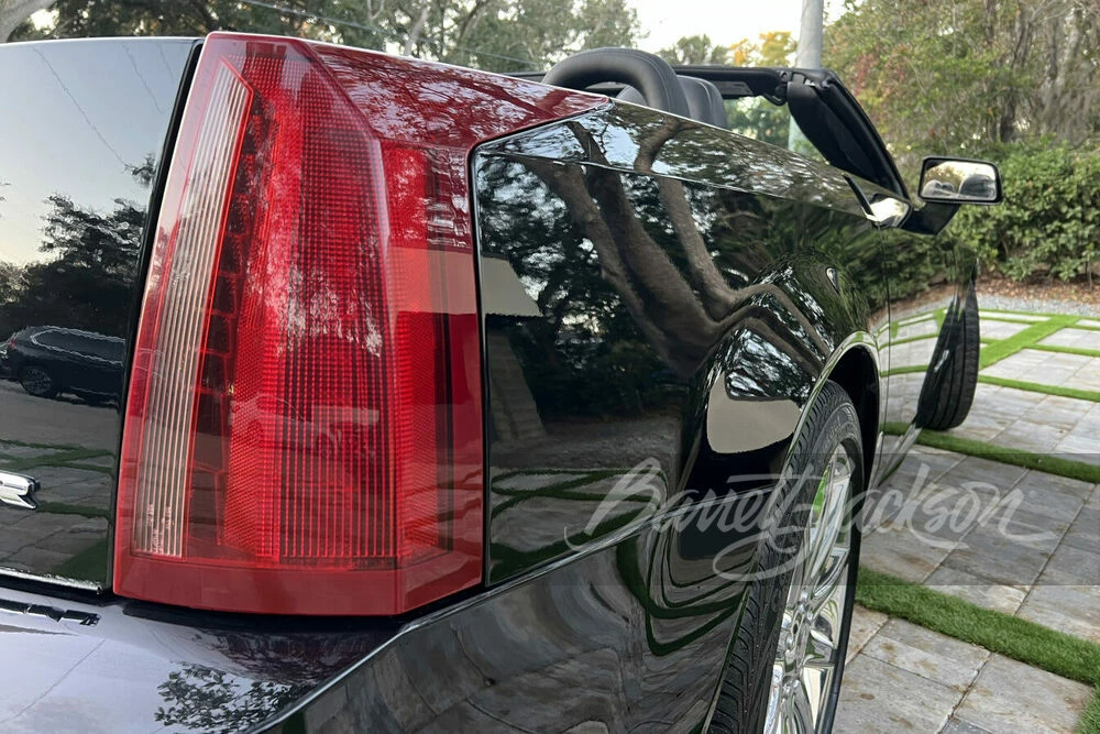 2008 Cadillac XLR-V - Image 23 of 27