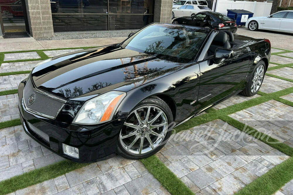 2008 Cadillac XLR-V - Image 18 of 27