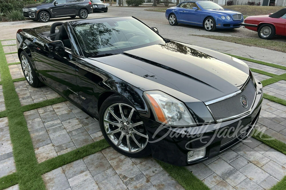 2008 Cadillac XLR-V - Image 16 of 27