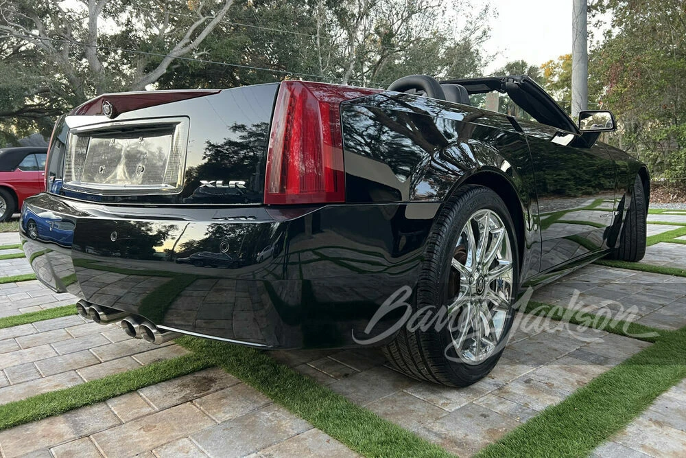 2008 Cadillac XLR-V - Image 2 of 27