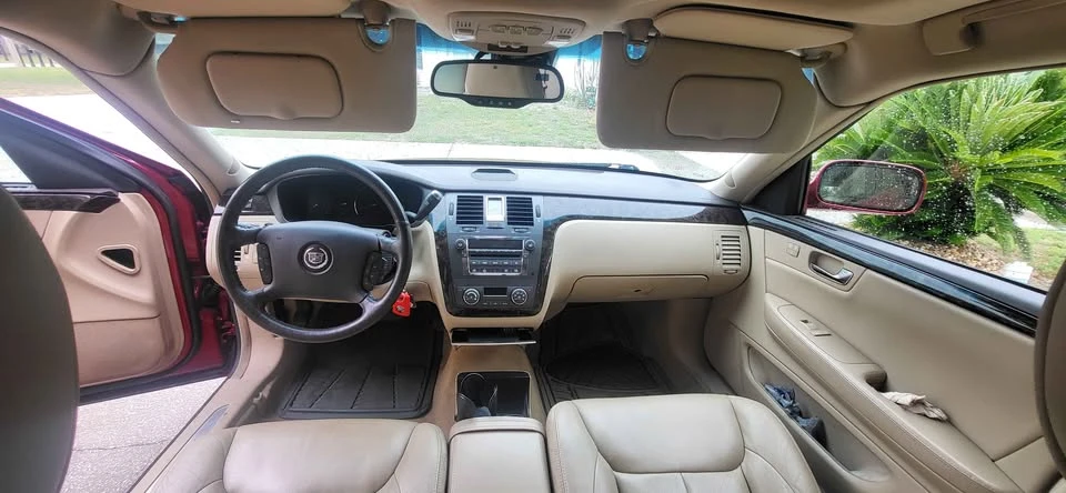 2008 Cadillac DTS - Image 2 of 9