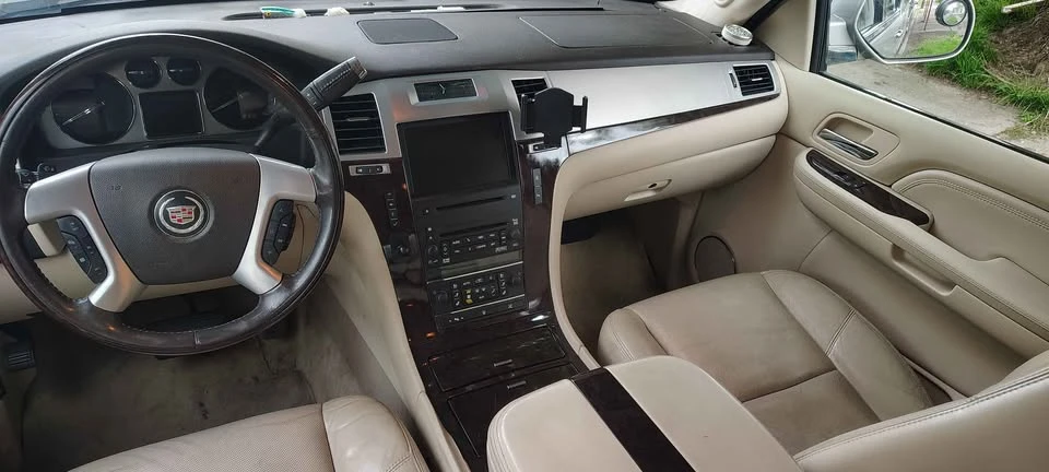 2008 Cadillac Escalade & EXT 3rd Gen - Image 3 of 10