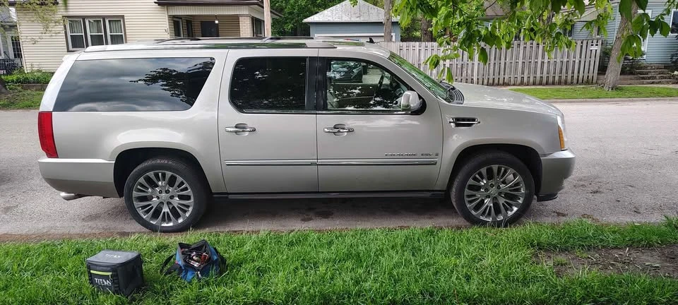 2008 Cadillac Escalade & EXT 3rd Gen - Image 8 of 10