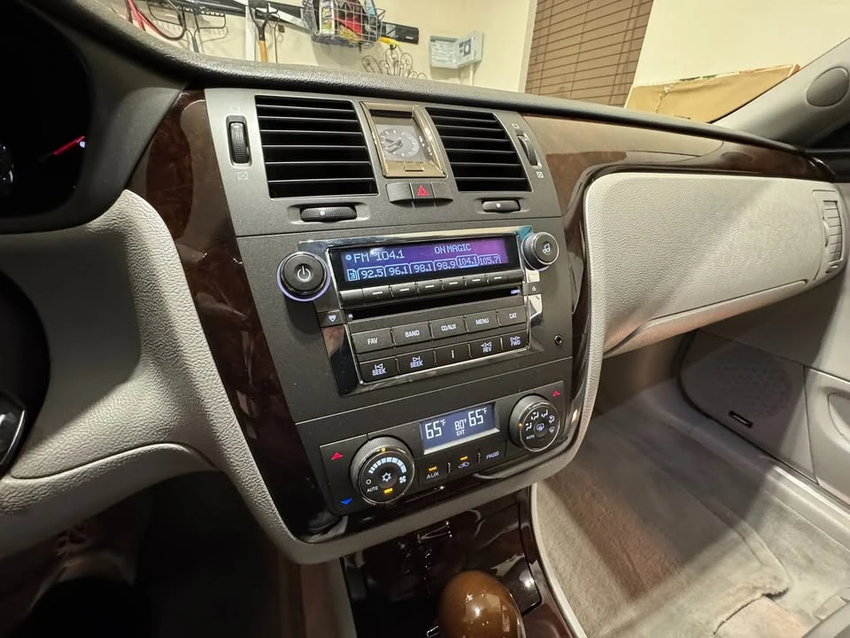 2008 Cadillac DTS - Image 8 of 9