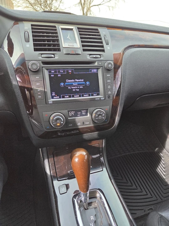 2008 Cadillac DTS - Image 11 of 14