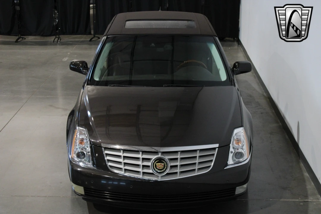 2008 Cadillac DTS - Image 8 of 12