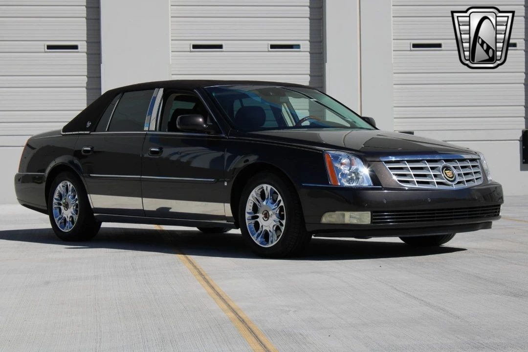 2008 Cadillac DTS - Image 4 of 12