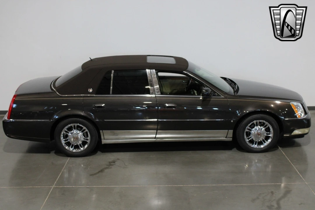 2008 Cadillac DTS - Image 10 of 12
