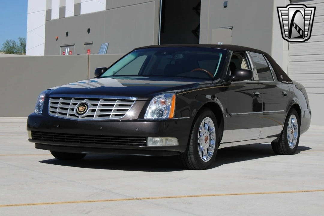 2008 Cadillac DTS - Image 5 of 12