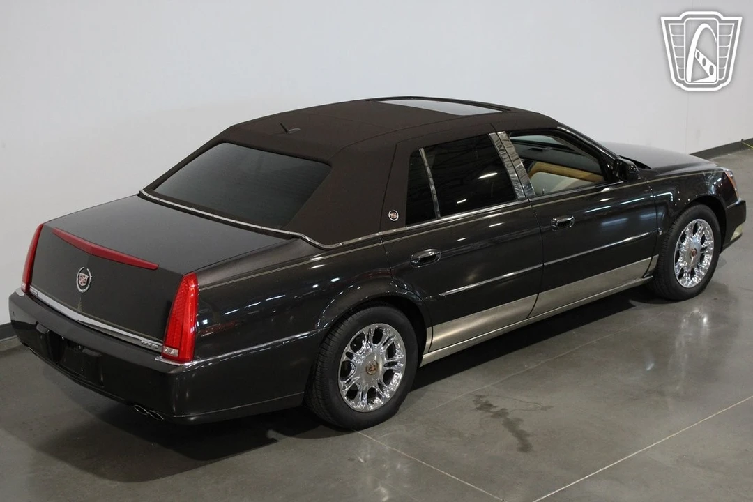 2008 Cadillac DTS - Image 10 of 12