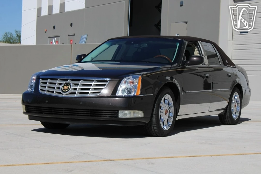 2008 Cadillac DTS - Image 5 of 12