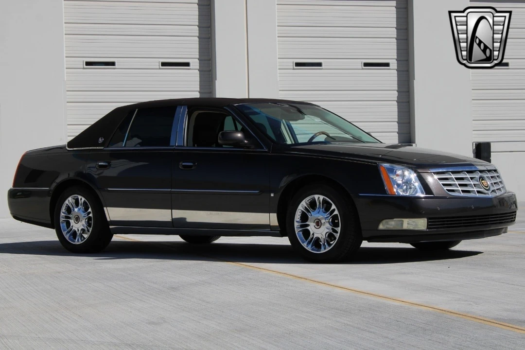 2008 Cadillac DTS - Image 3 of 12