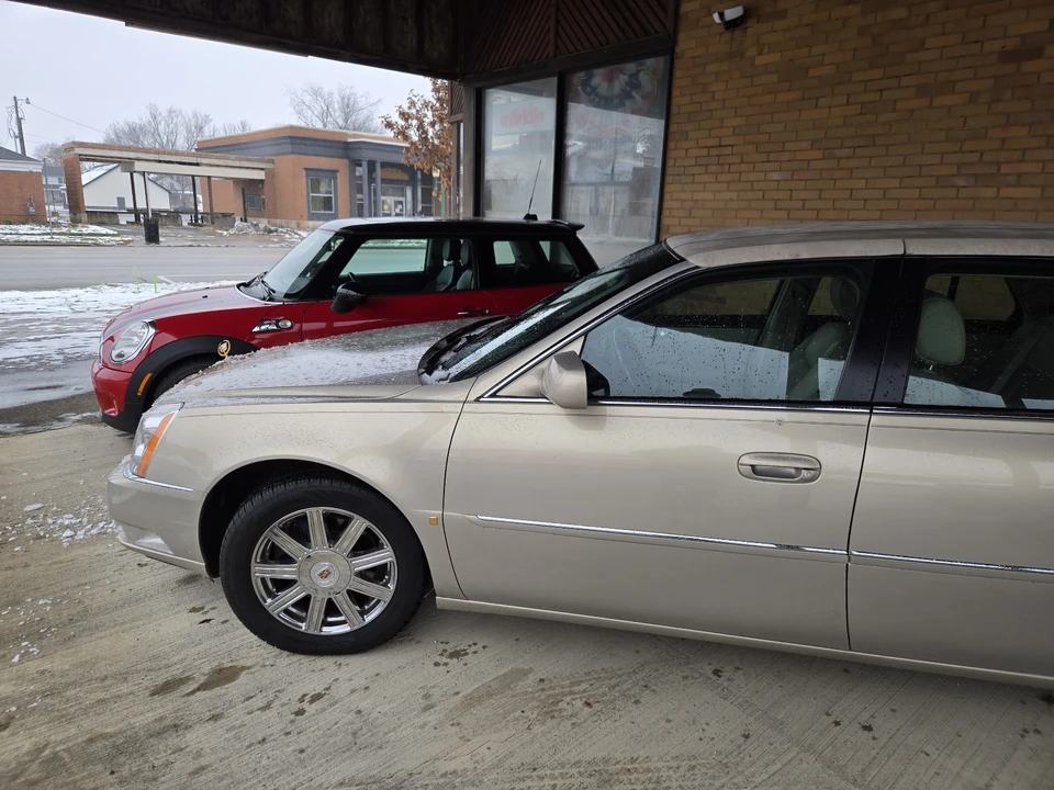 2008 Cadillac DTS - Image 4 of 13