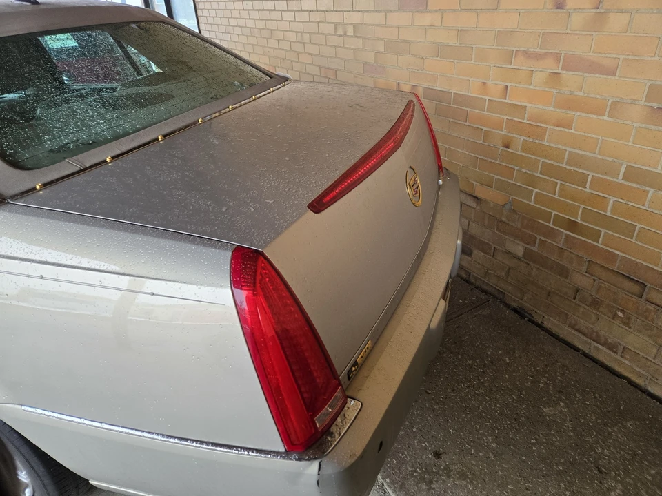 2008 Cadillac DTS - Image 5 of 13